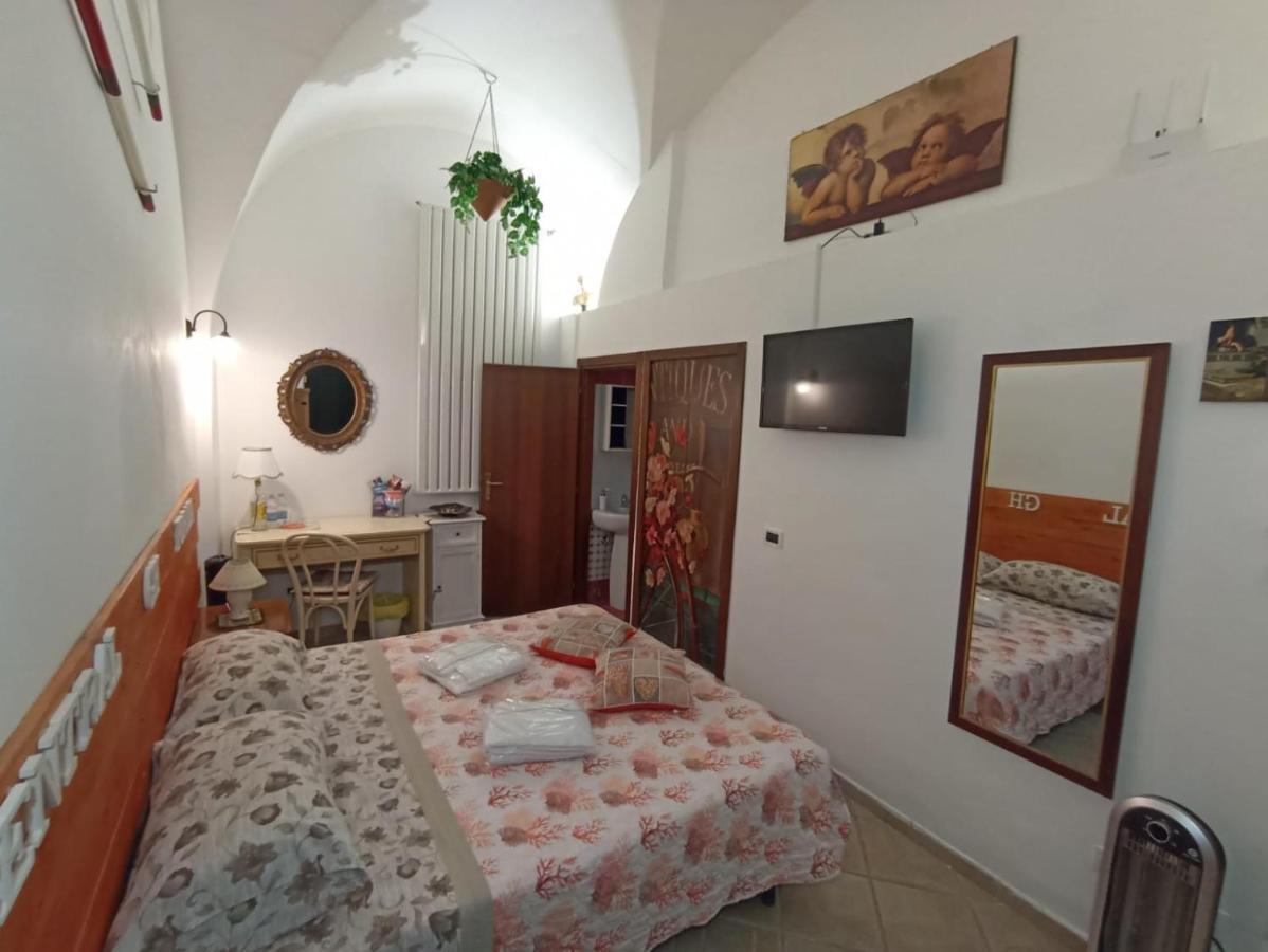 Central Gh Formia Extérieur photo