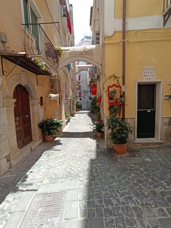 Central Gh Formia Extérieur photo
