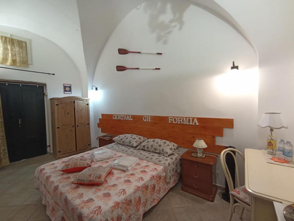 Central Gh Formia Extérieur photo