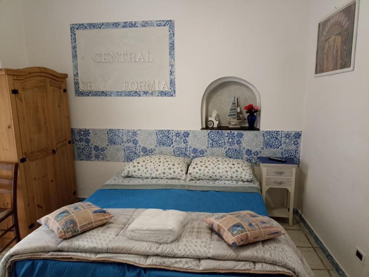 Central Gh Formia Extérieur photo