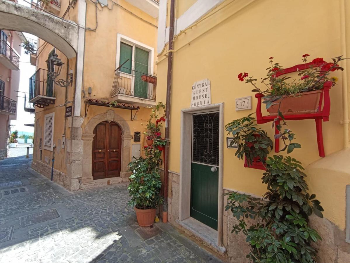 Central Gh Formia Extérieur photo